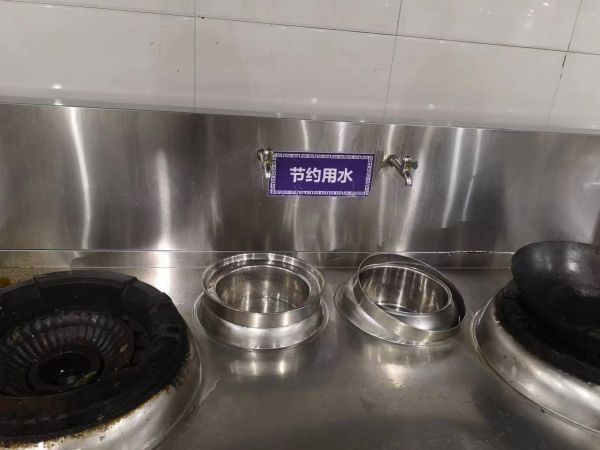 泰安明成家政酒店厨房保洁、烟机清洗改造
